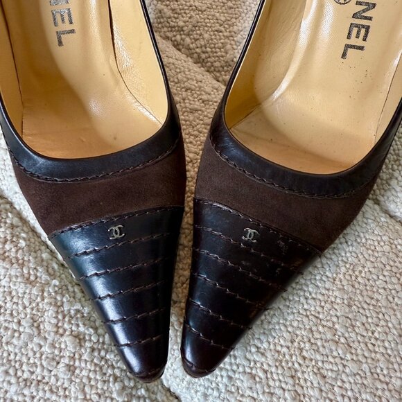 CHANEL Suede Heels Brown - Picture 5 of 10